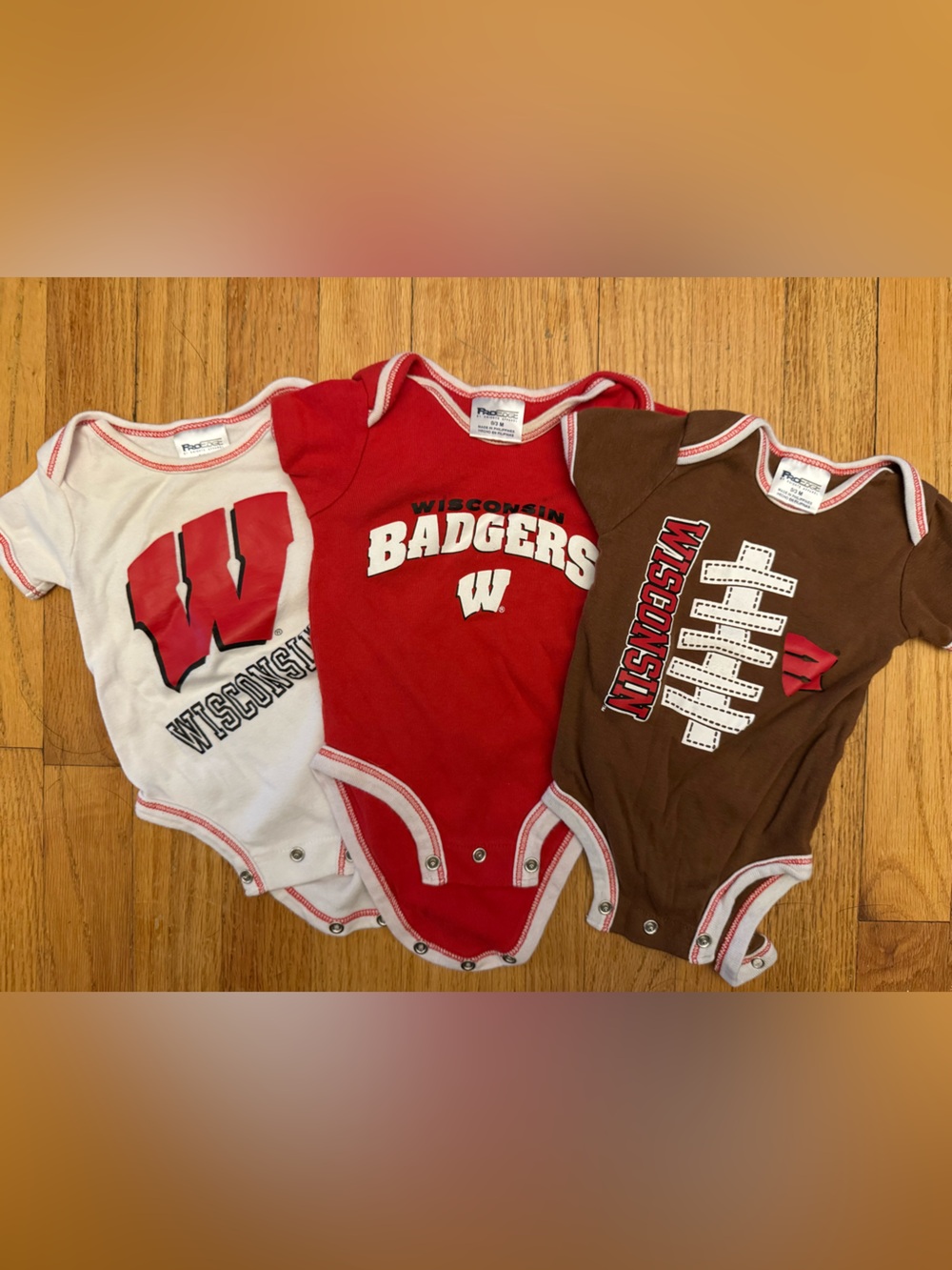 Pro Edge Wisconsin Badgers Baby Bodysuit Set - Red, White, Brown